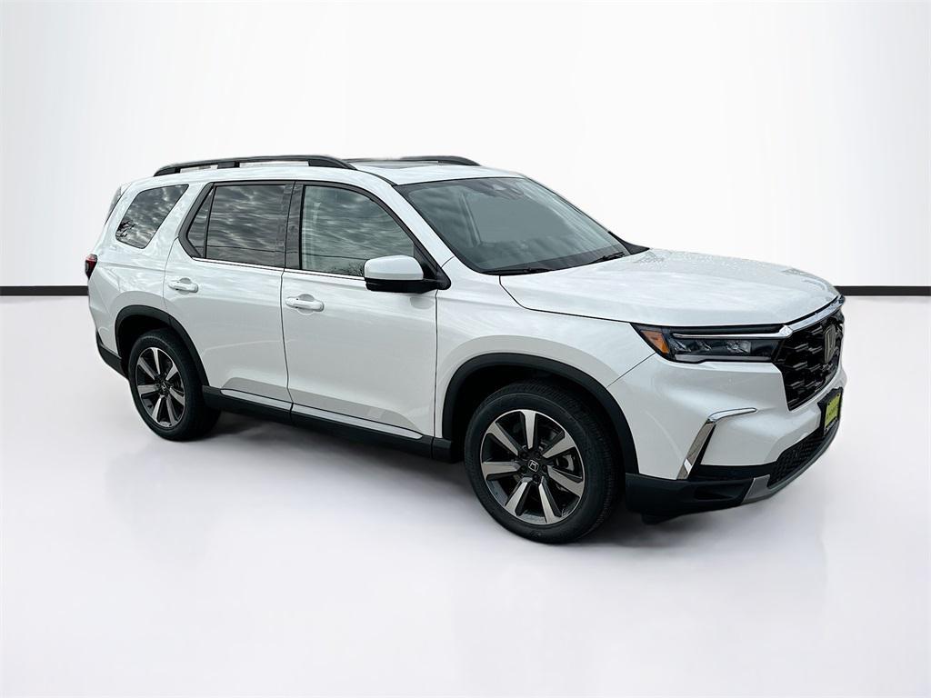 new 2025 Honda Pilot car, priced at $47,303