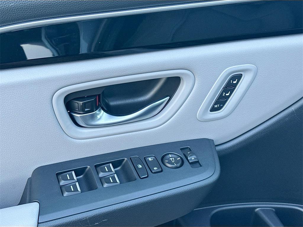 new 2025 Honda Pilot car, priced at $45,376