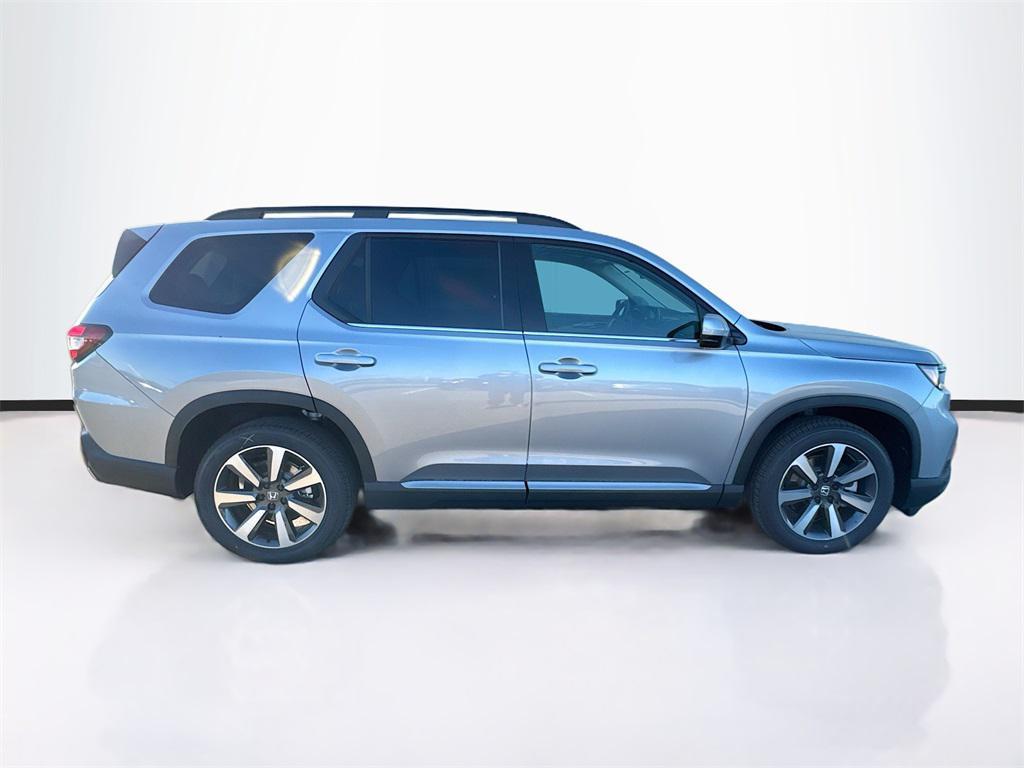 new 2025 Honda Pilot car, priced at $45,376