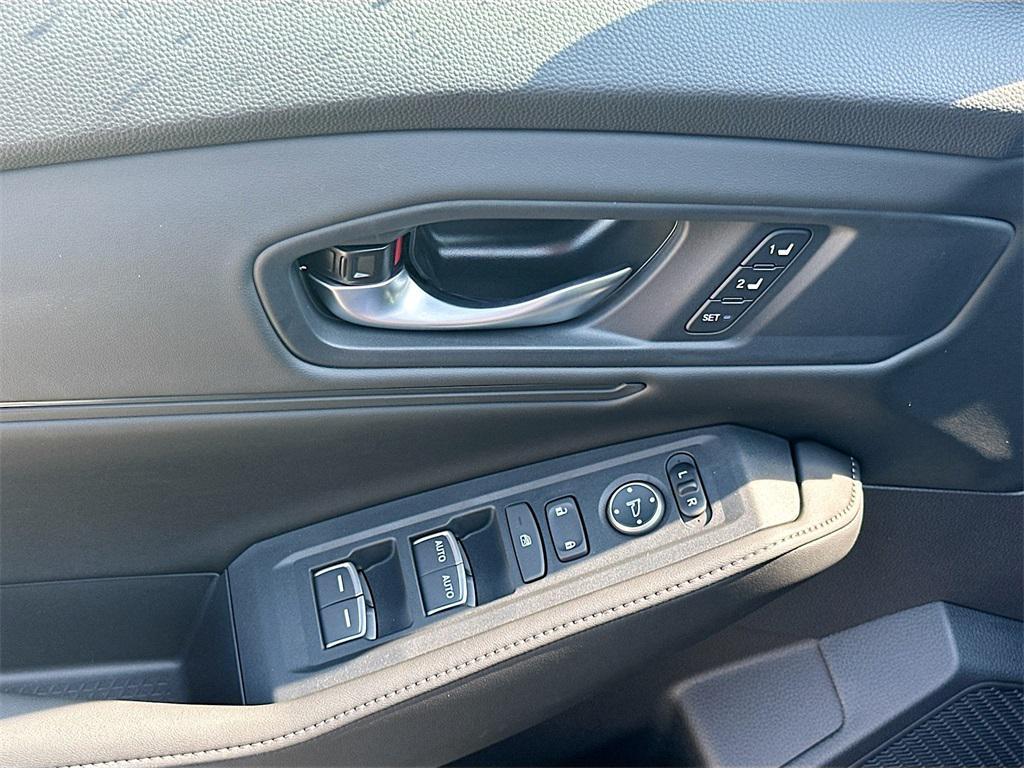 new 2025 Honda Accord Hybrid car, priced at $34,717