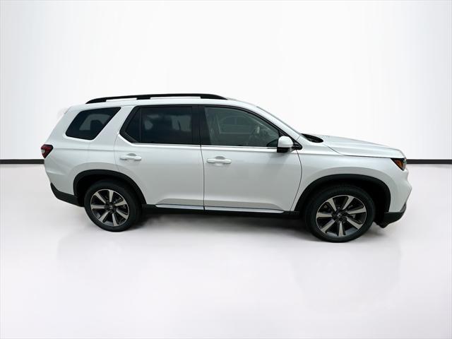 new 2025 Honda Pilot car, priced at $49,304
