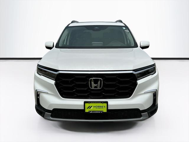 new 2025 Honda Pilot car, priced at $49,304