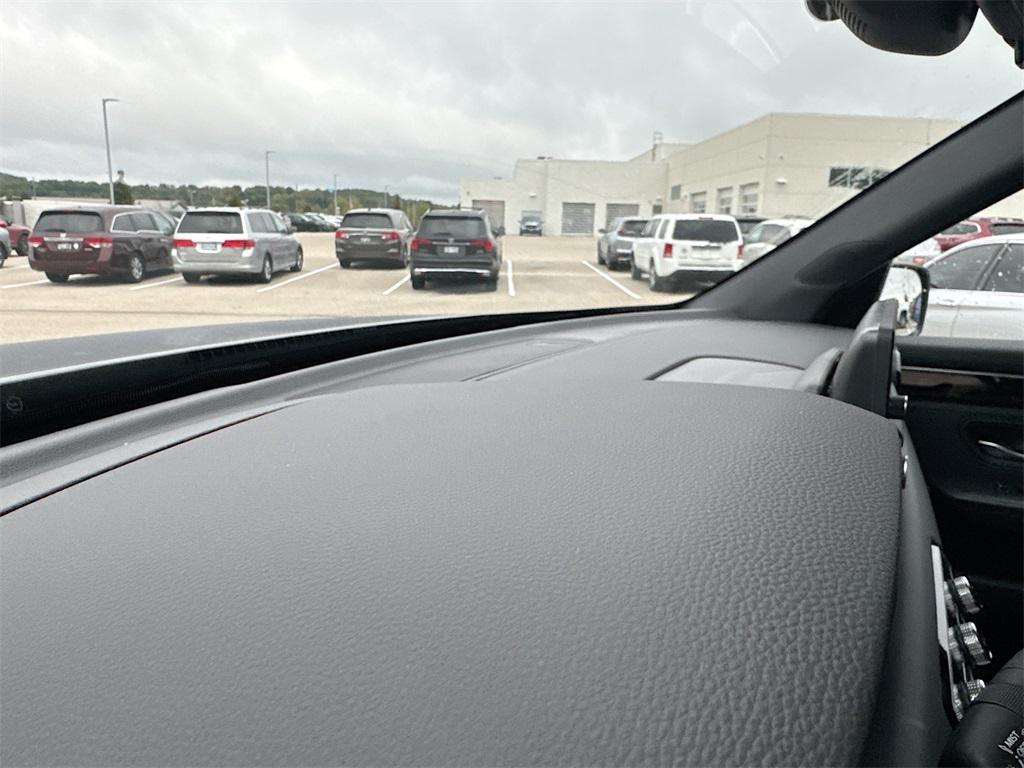 new 2025 Honda Pilot car, priced at $41,907
