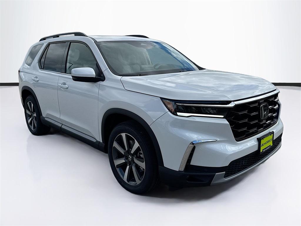new 2025 Honda Pilot car, priced at $46,305