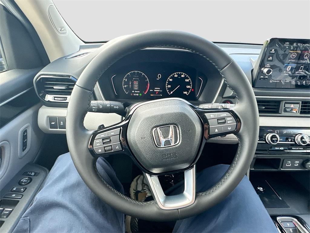 new 2025 Honda Pilot car, priced at $46,305