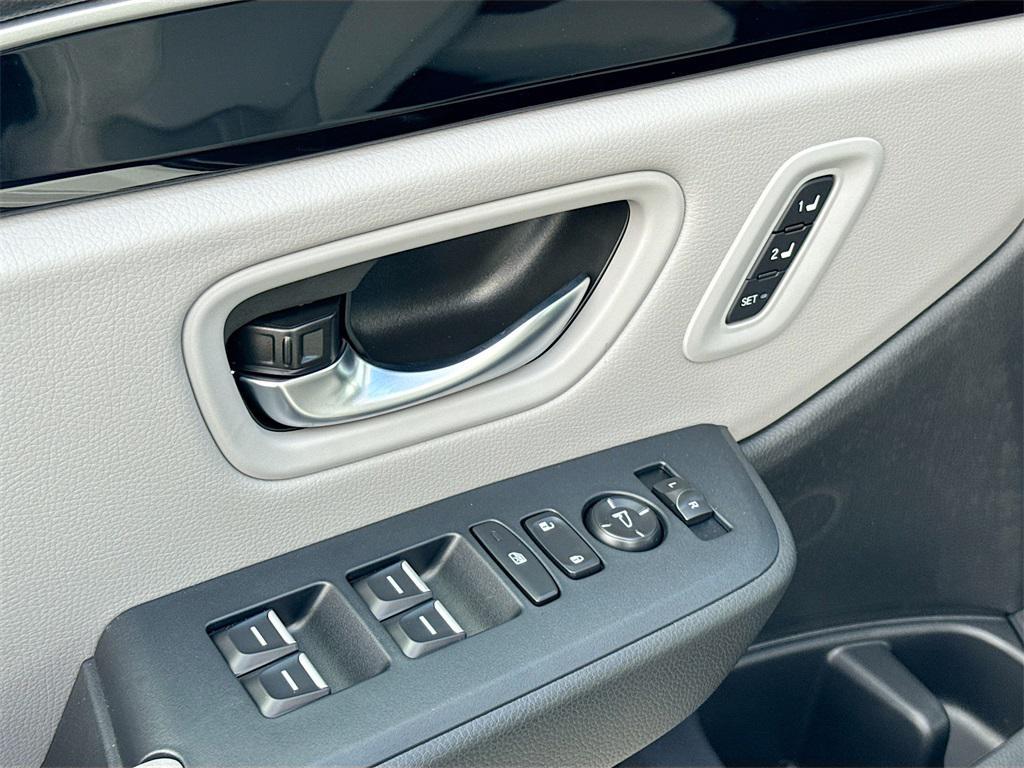 new 2025 Honda Pilot car, priced at $46,305