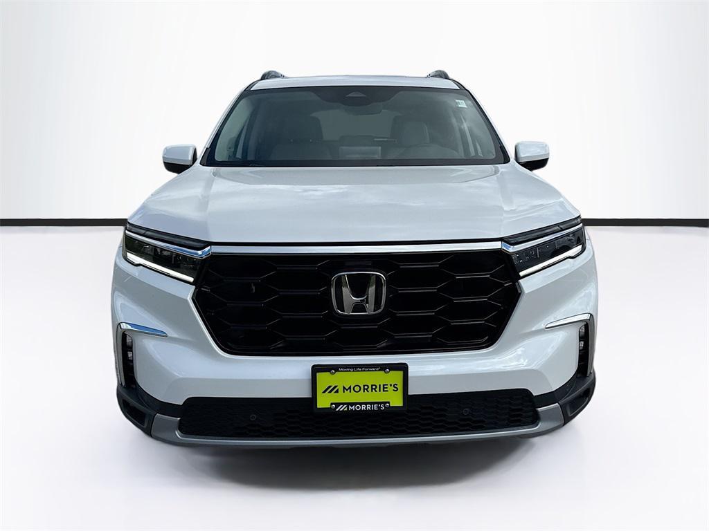 new 2025 Honda Pilot car, priced at $46,305