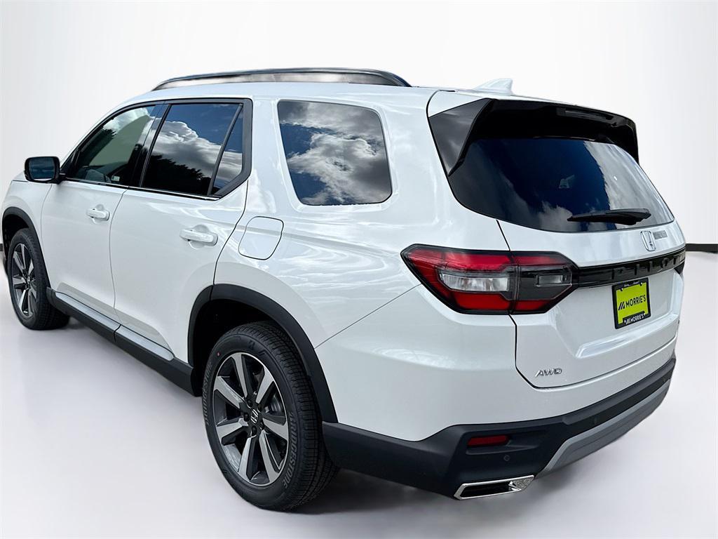 new 2025 Honda Pilot car, priced at $46,305
