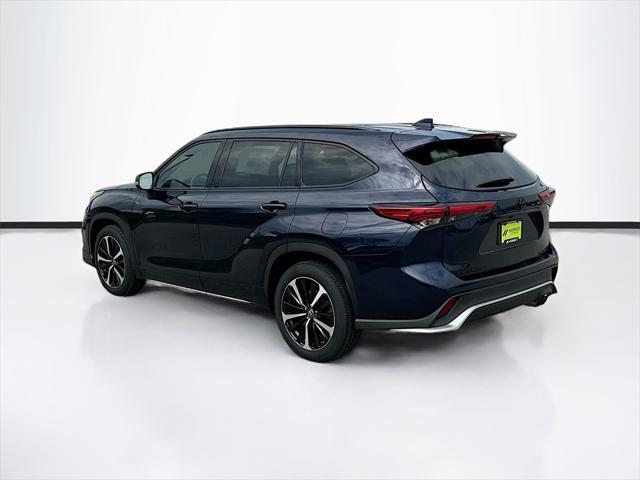 used 2021 Toyota Highlander car, priced at $33,744