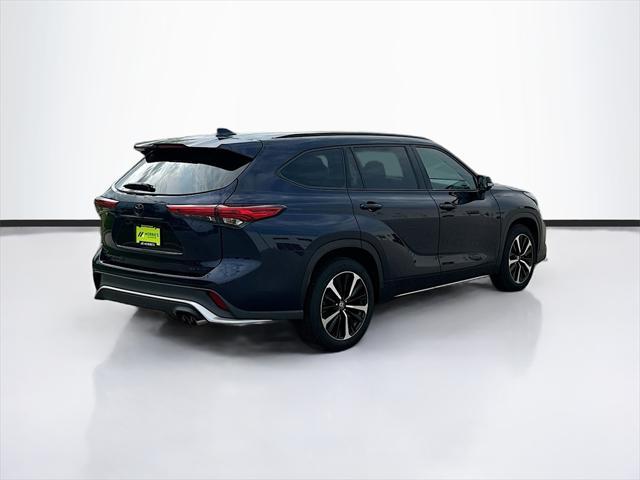 used 2021 Toyota Highlander car, priced at $33,744