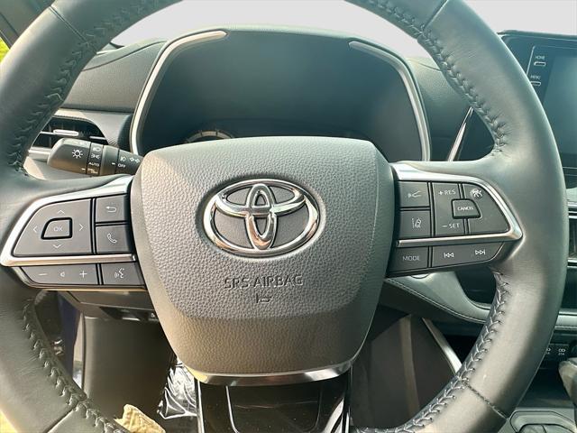 used 2021 Toyota Highlander car, priced at $33,744
