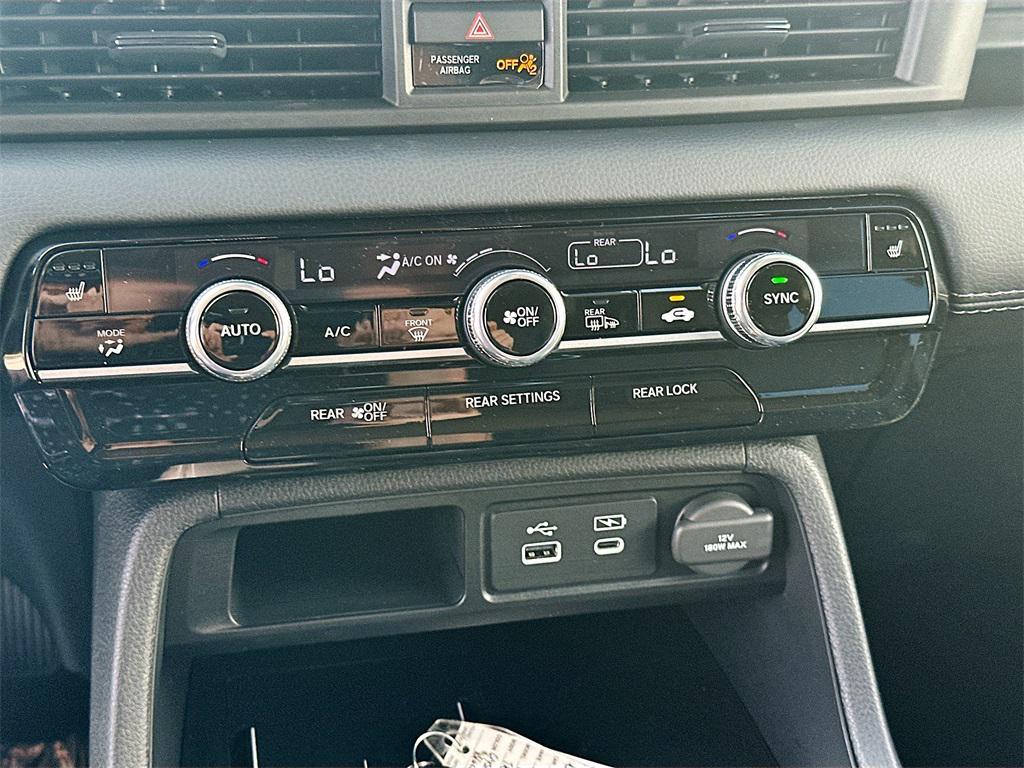 new 2025 Honda Pilot car, priced at $48,339
