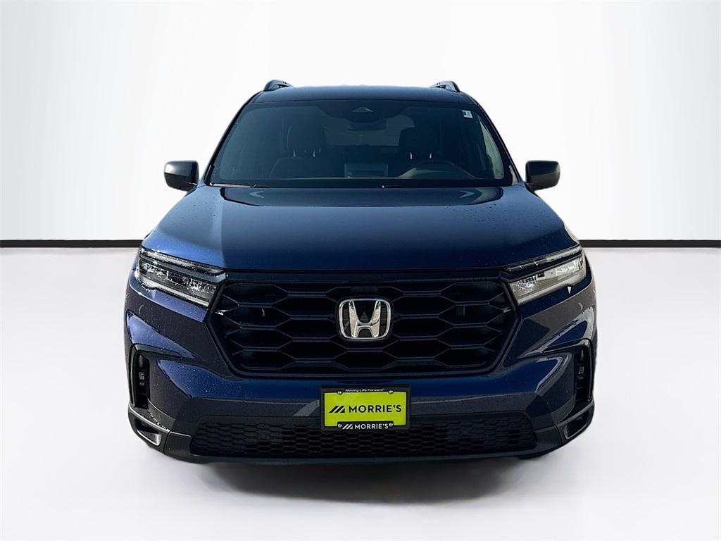 new 2025 Honda Pilot car, priced at $41,407