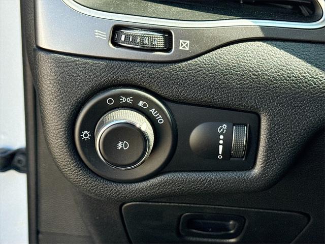 used 2019 Jeep Cherokee car, priced at $15,711