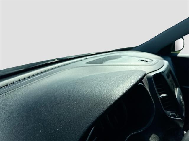 used 2019 Jeep Cherokee car, priced at $15,711