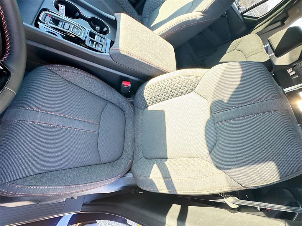 new 2025 Honda Pilot car, priced at $39,907