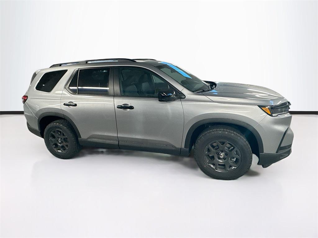 new 2025 Honda Pilot car, priced at $47,432