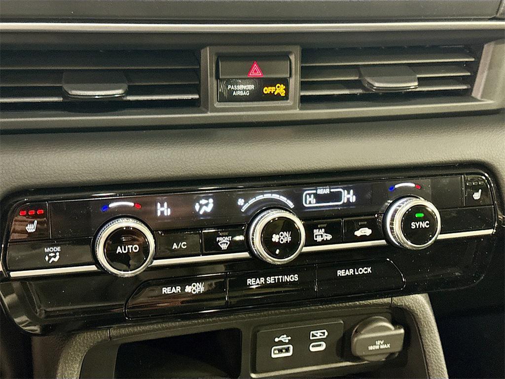 new 2025 Honda Pilot car, priced at $45,803