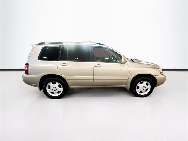 used 2007 Toyota Highlander car, priced at $7,997