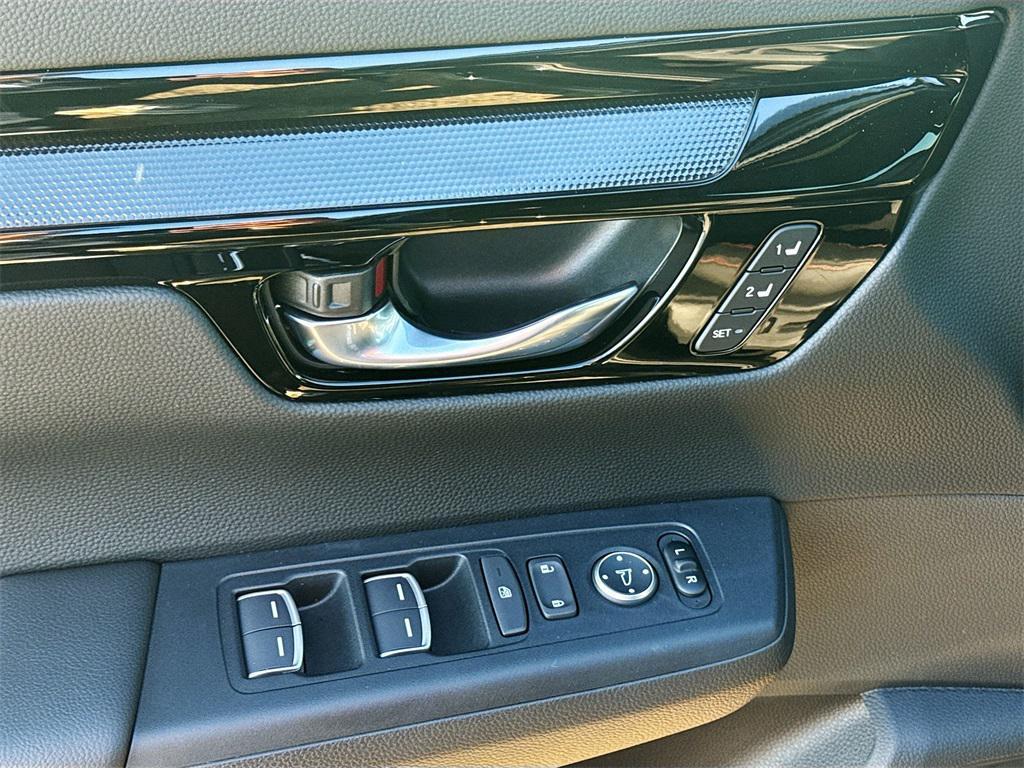 new 2026 Honda CR-V Hybrid car, priced at $40,258