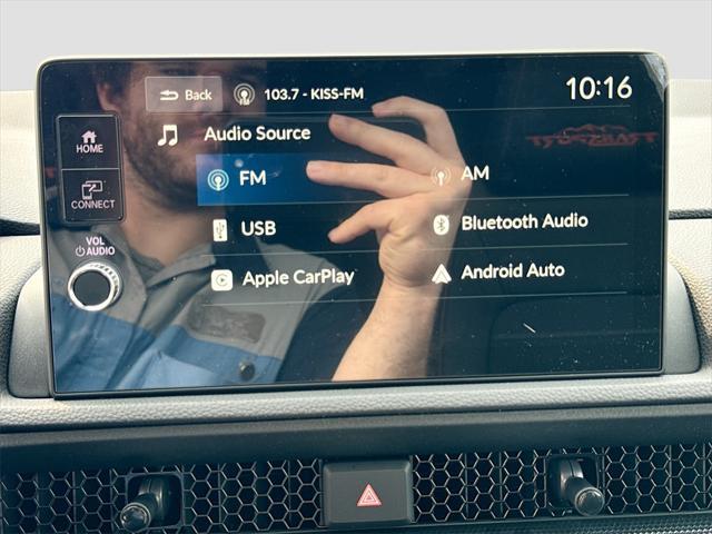 new 2026 Honda CR-V Hybrid car, priced at $40,195