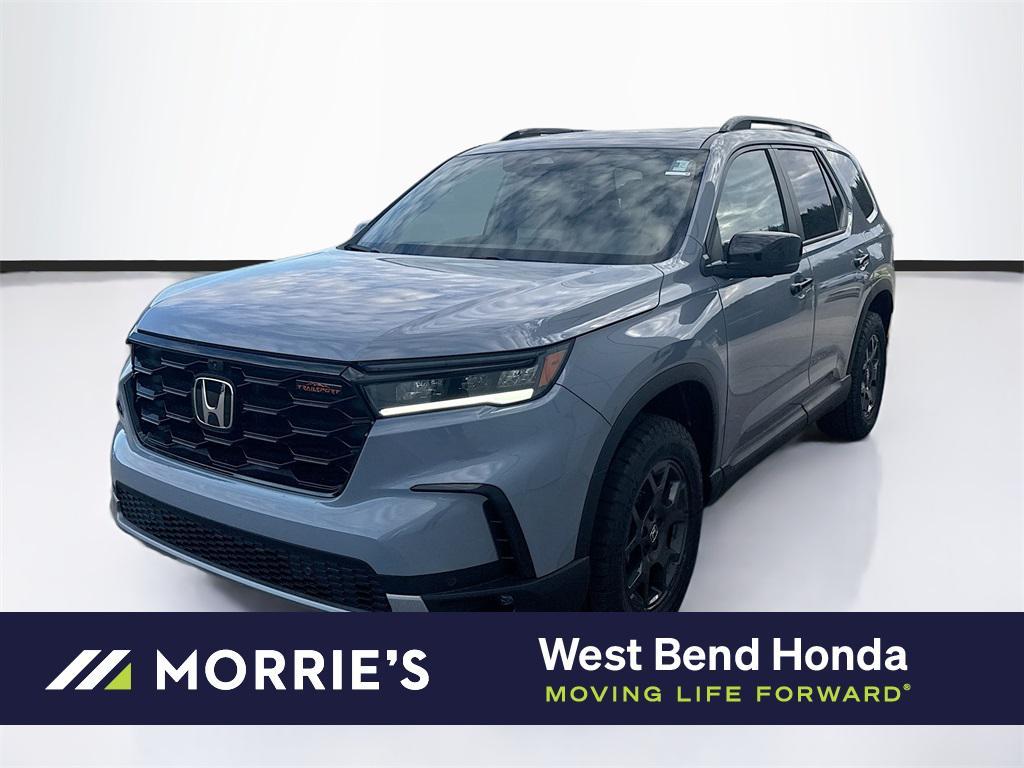 new 2025 Honda Pilot car, priced at $46,719