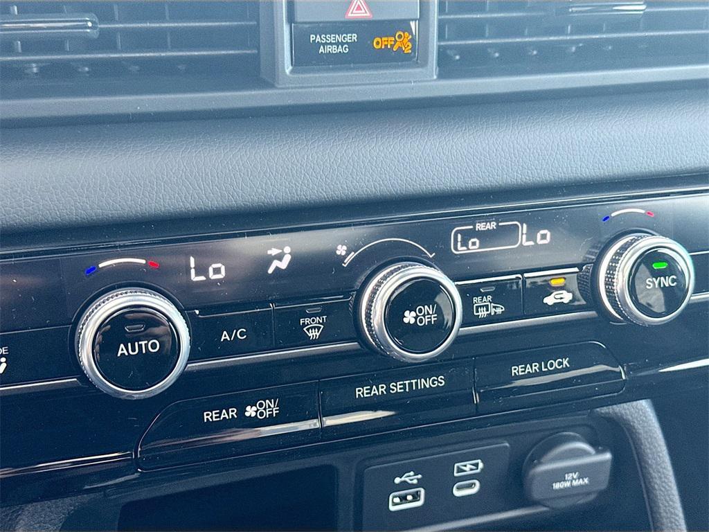 new 2025 Honda Pilot car, priced at $46,719