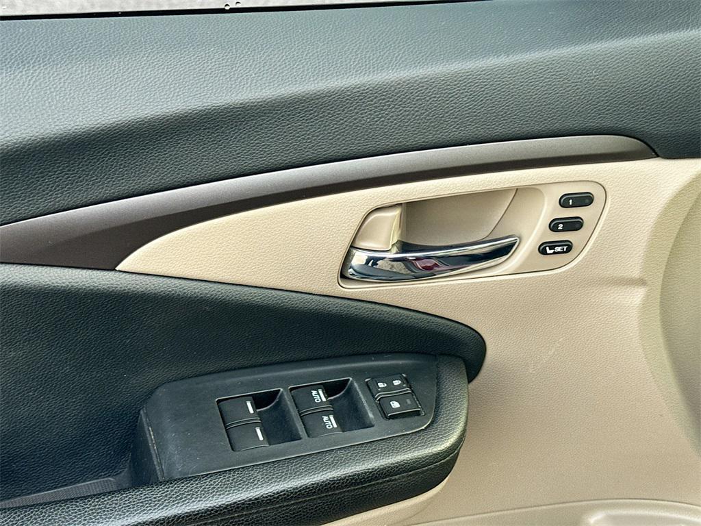 used 2022 Honda Pilot car, priced at $22,422