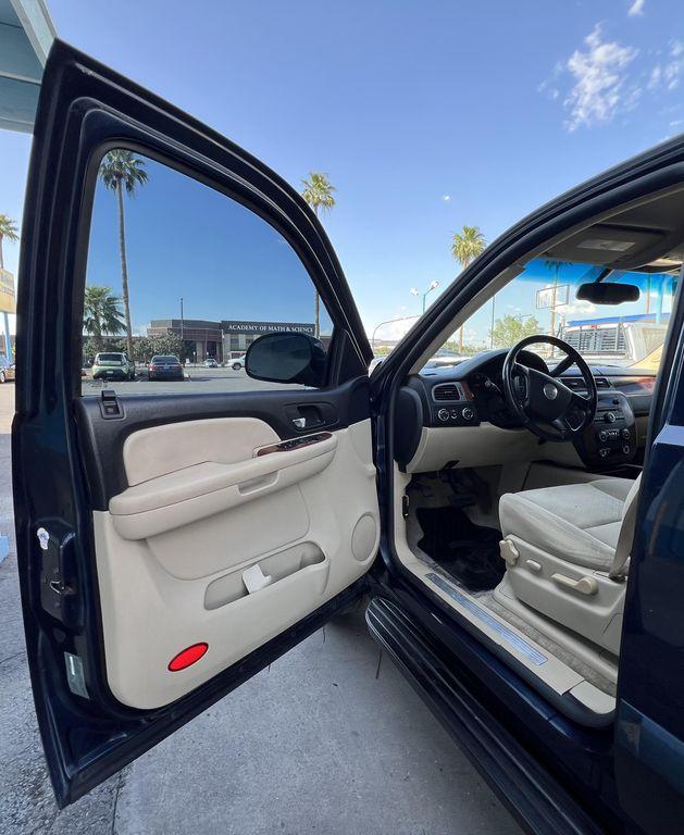 used 2008 Chevrolet Suburban car, priced at $10,995