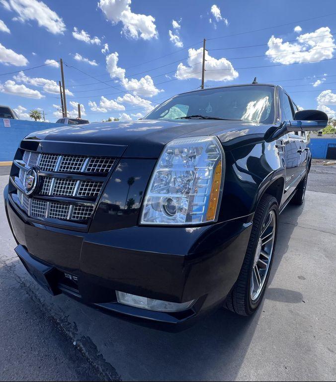 used 2013 Cadillac Escalade ESV car, priced at $11,995