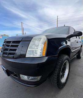 used 2008 Cadillac Escalade car, priced at $10,995