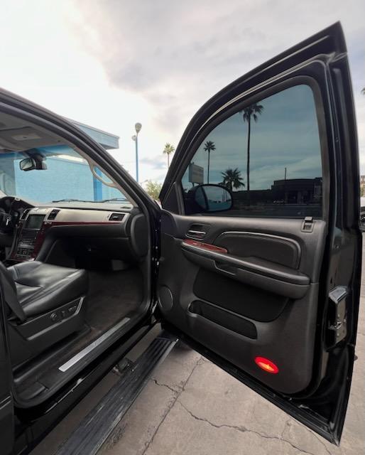 used 2008 Cadillac Escalade car, priced at $10,995