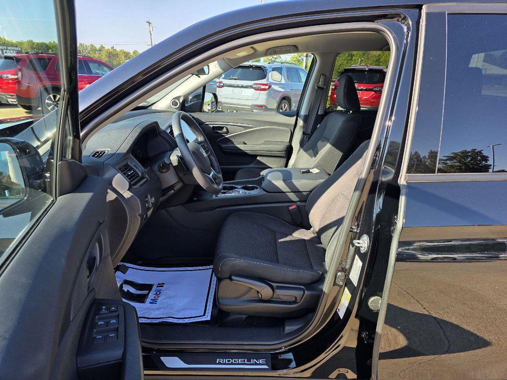 used 2025 Honda Ridgeline car, priced at $35,500