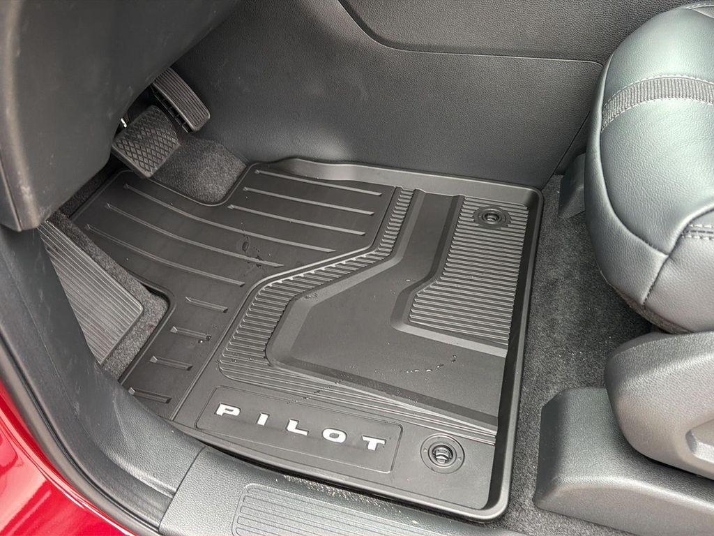 new 2025 Honda Pilot car, priced at $46,280