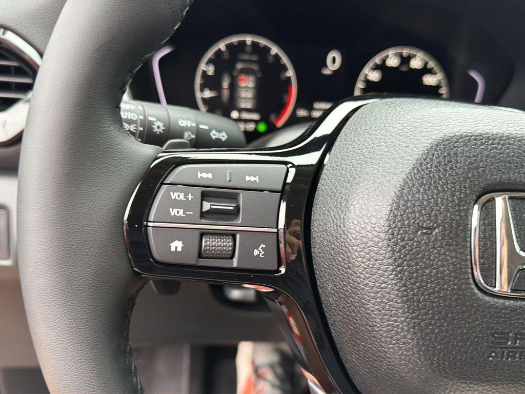 new 2025 Honda Pilot car, priced at $46,280