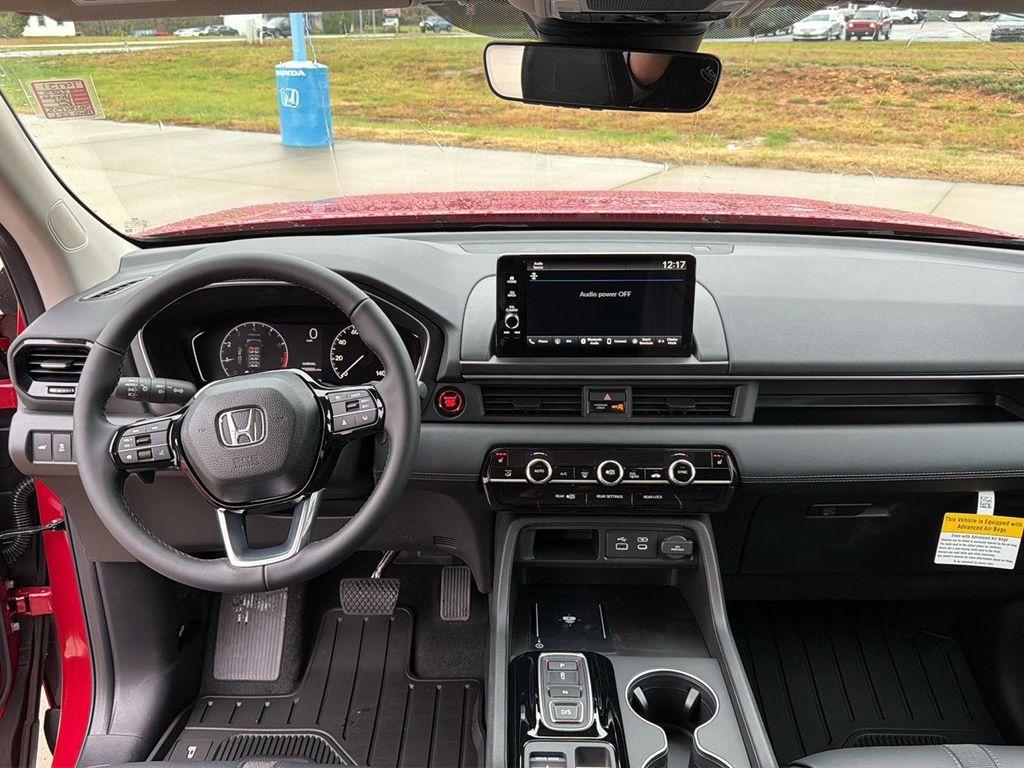 new 2025 Honda Pilot car, priced at $46,280