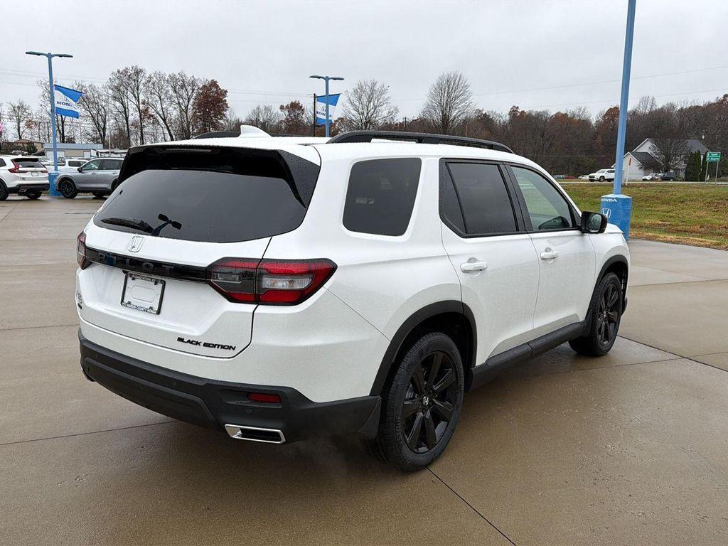 new 2025 Honda Pilot car, priced at $55,030