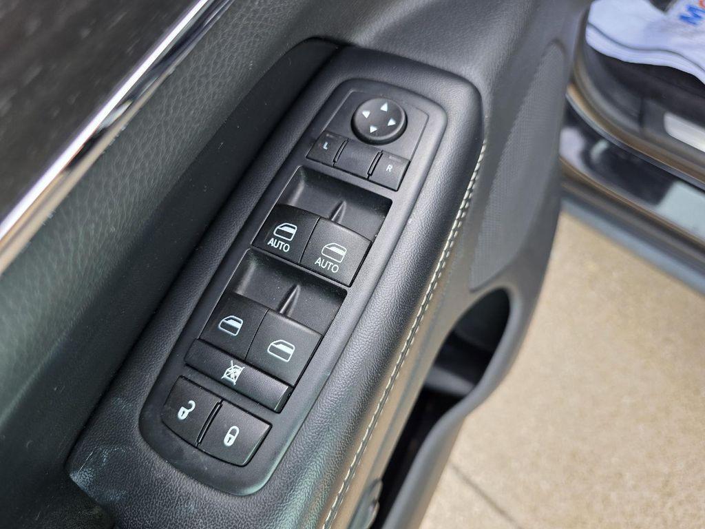 used 2016 Jeep Grand Cherokee car, priced at $11,900