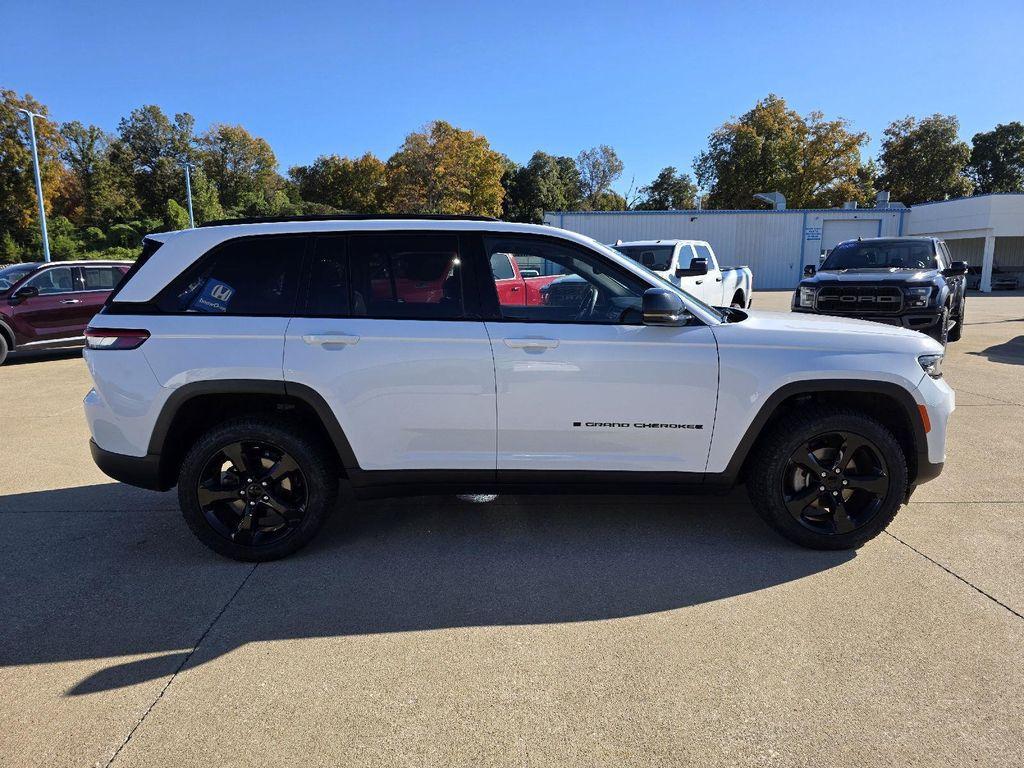 used 2023 Jeep Grand Cherokee car, priced at $26,900