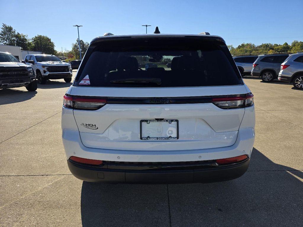 used 2023 Jeep Grand Cherokee car, priced at $26,900