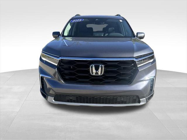 new 2025 Honda Pilot car, priced at $51,685