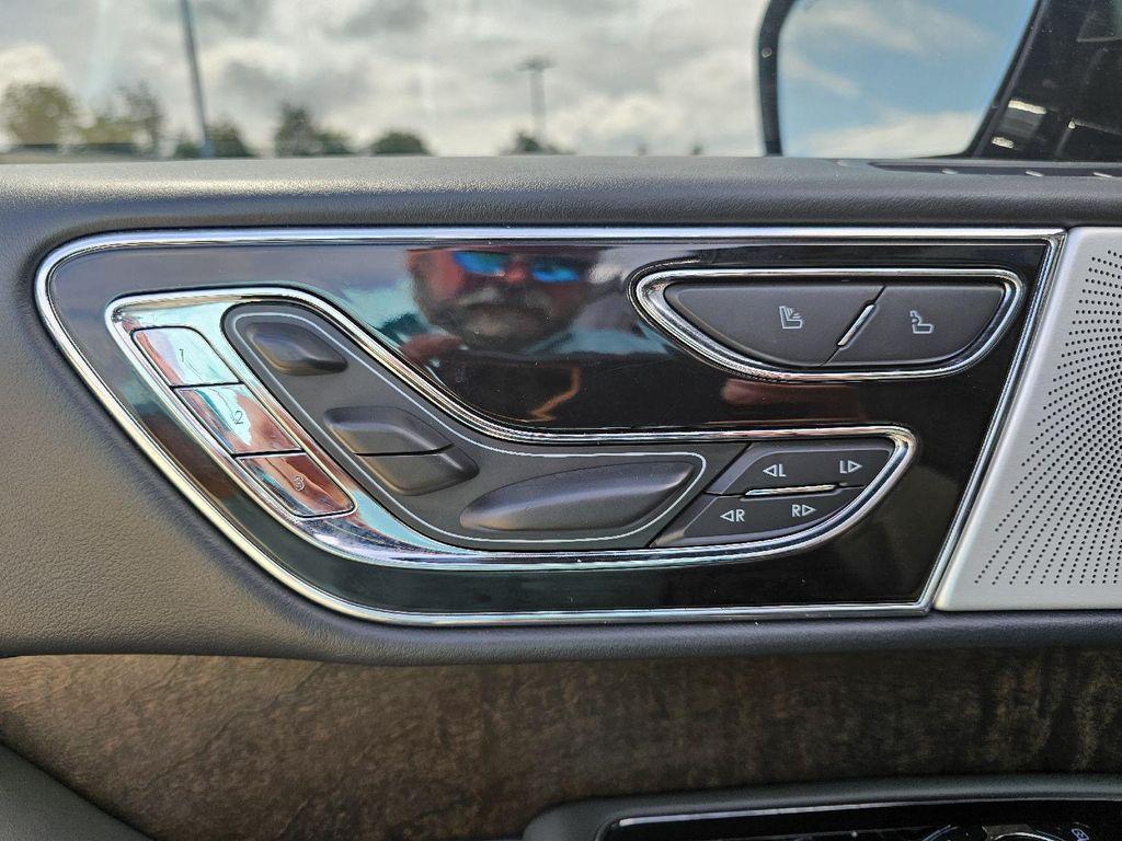 used 2023 Lincoln Navigator car, priced at $67,295