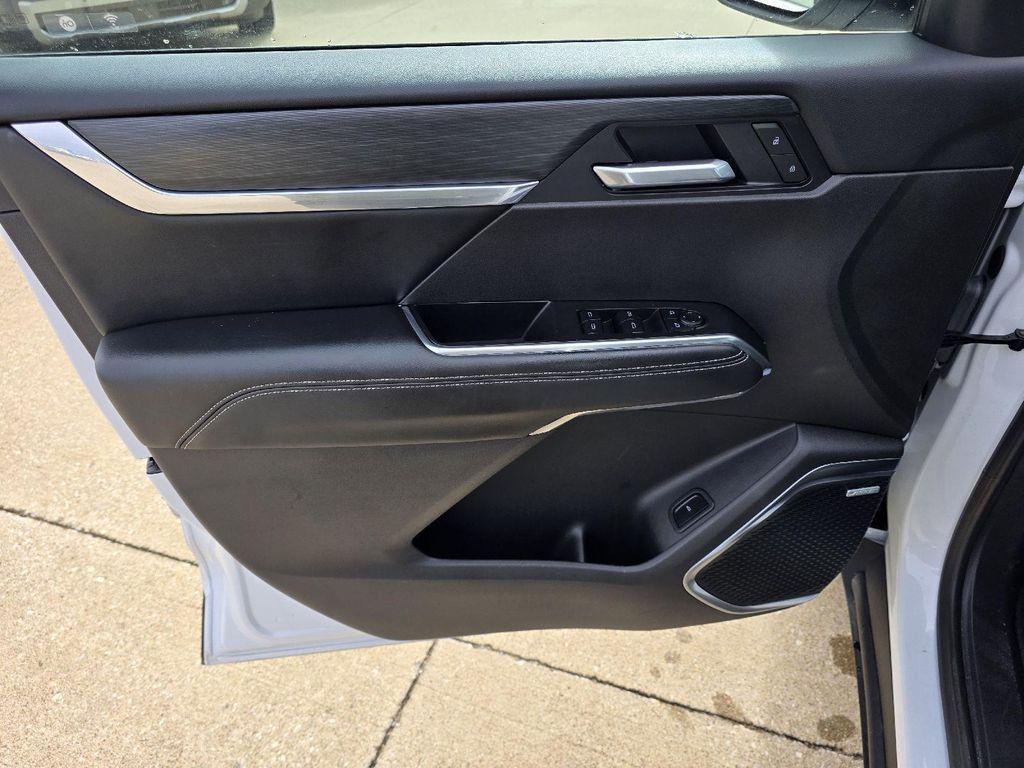 used 2025 GMC Acadia car, priced at $34,900