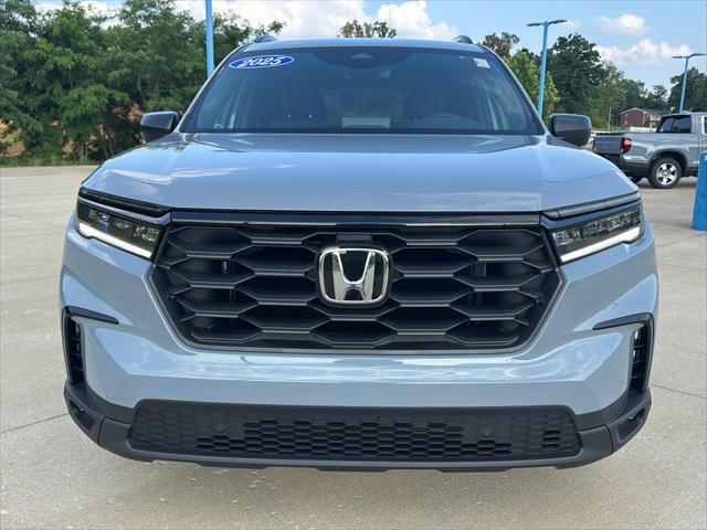 new 2025 Honda Pilot car, priced at $44,205