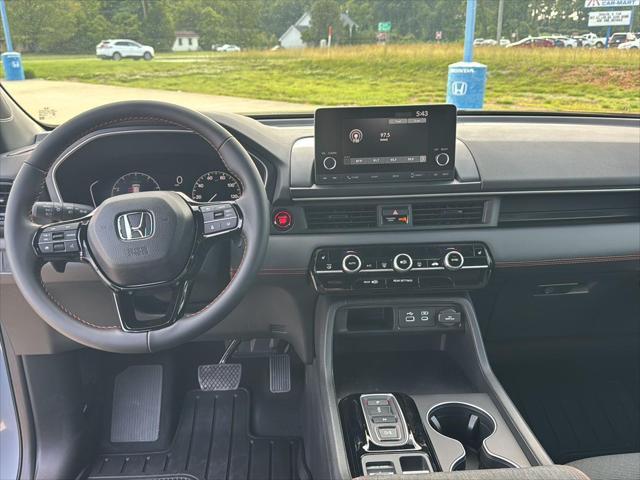 new 2025 Honda Pilot car, priced at $44,205