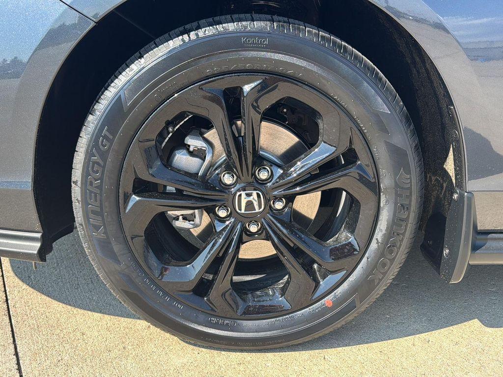 new 2025 Honda Accord car, priced at $30,275