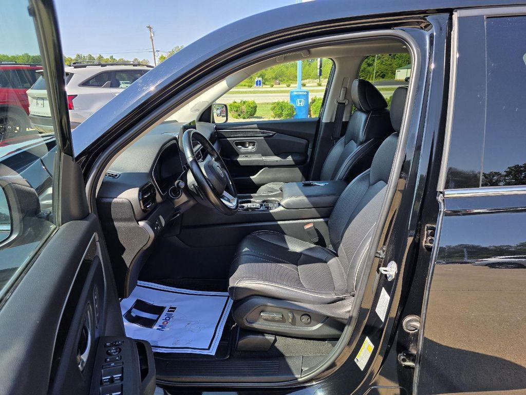 used 2023 Honda Pilot car, priced at $44,702