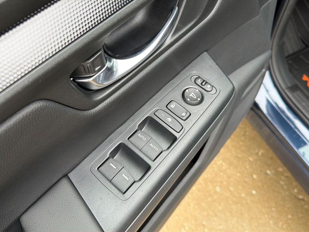 new 2026 Honda CR-V Hybrid car, priced at $39,096