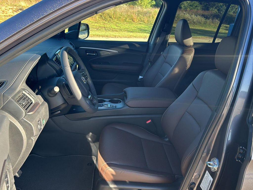 new 2025 Honda Ridgeline car, priced at $42,975