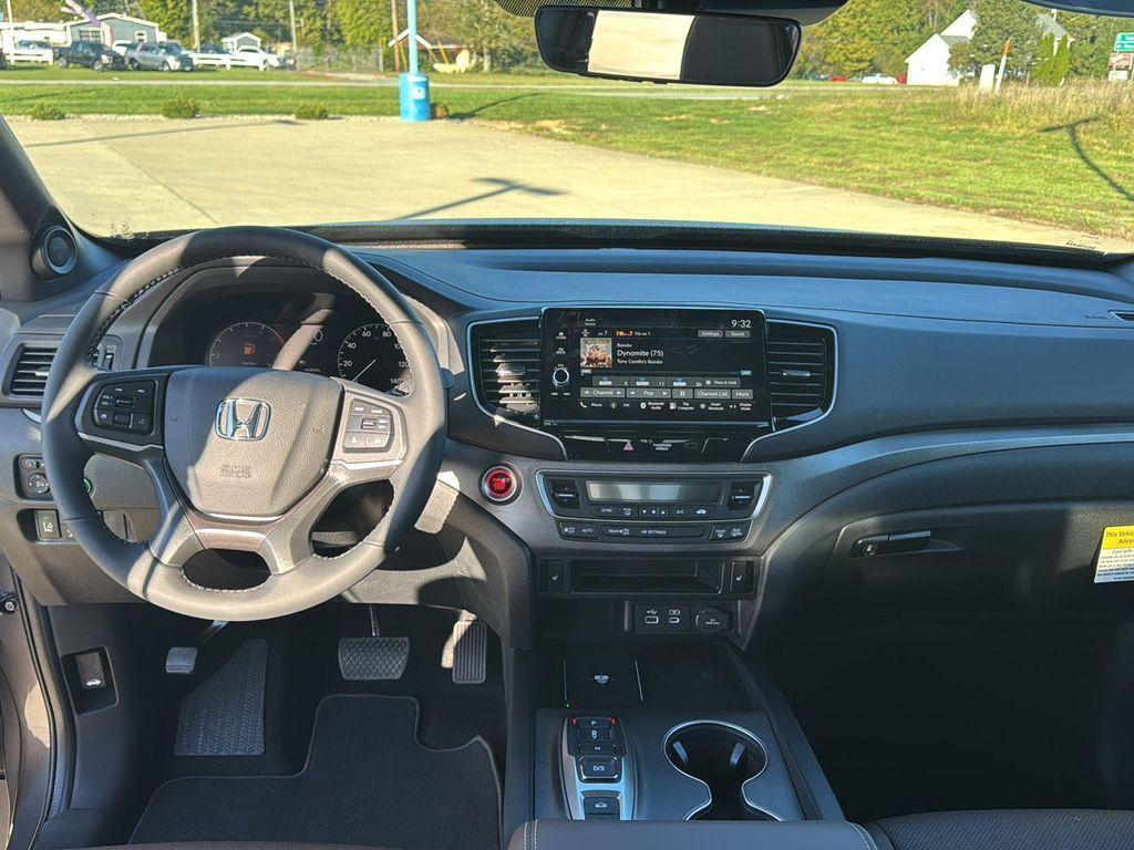 new 2025 Honda Ridgeline car, priced at $42,975